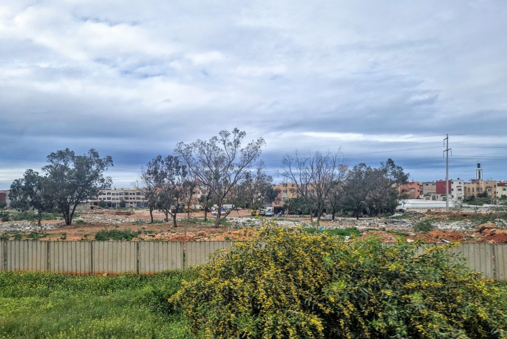 Csak ne lenne annyi szemét, mint például Rabat és Casablanca között. Fotó: Kocsis Károly