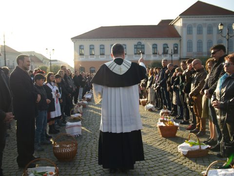 Nemcsak az ételt, hanem a szeretetet is meg kell osztani egymással