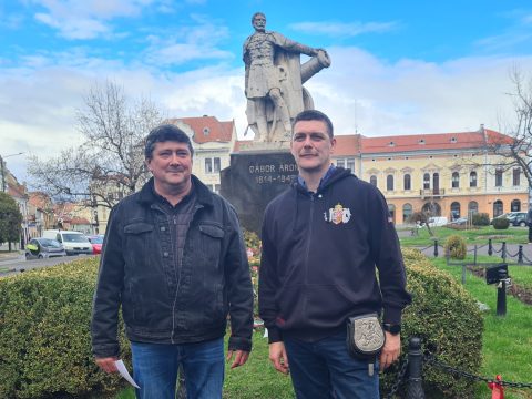 Kézdivásárhelyen is kiállnak a bántalmazott fiatalok mellett