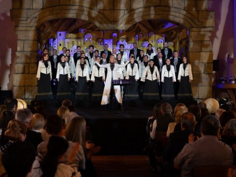 Húsvéti koncerttel nyitotta meg a Madrigál kórus a Szent György napokat