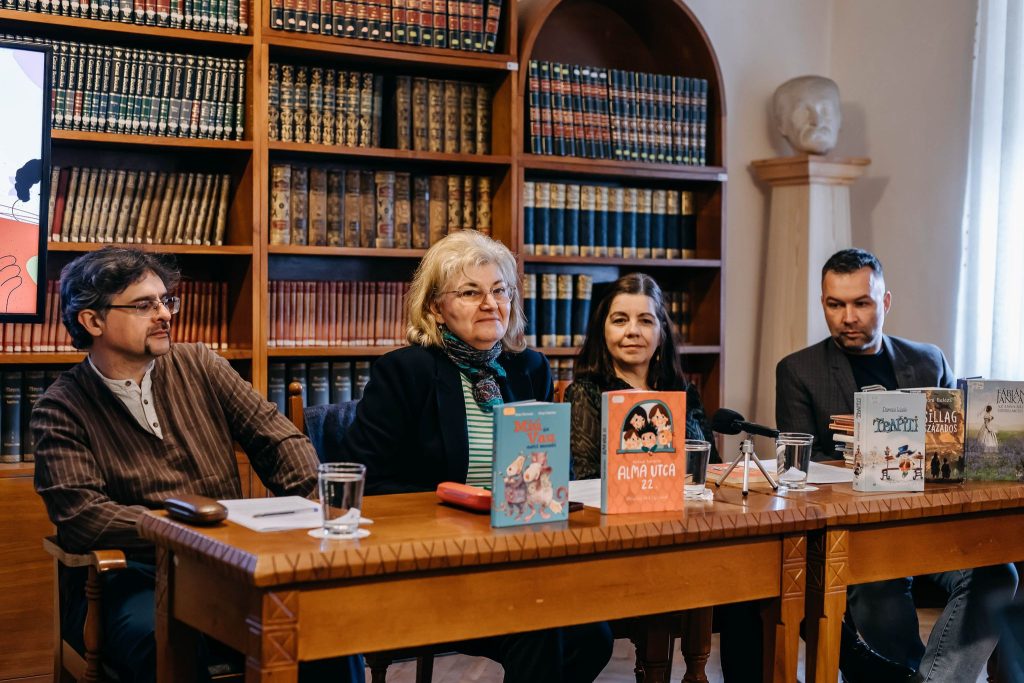 Szonda Szabolcs, Sztakics Éva, Hollanda Andrea és Gombos Zoltán ismertették a SepsiBook idei programját. Fotó: Csulak Zoltán