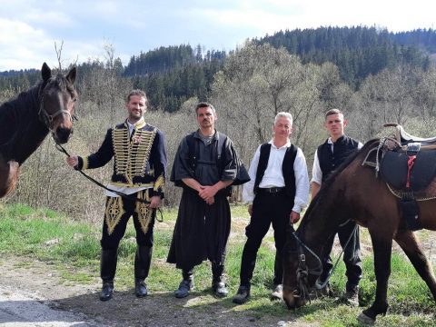 Lovas zarándokok járják körbe Székelyföldet