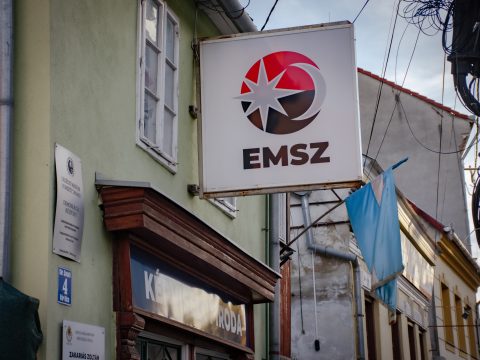 Újjáépítené szervezeteit az EMSZ, amely Nicușor Dan mellett is állást foglalt
