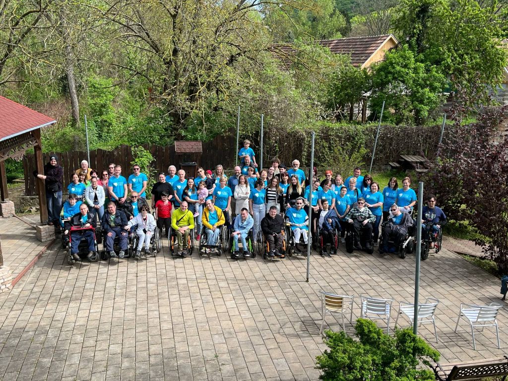 Az alapítvány kiáll a Duchenne-féle izomsorvadással élő gyermekek és családjaik mellett. Fotó: Gyógyító Jószándék Alapítvány/Facebook