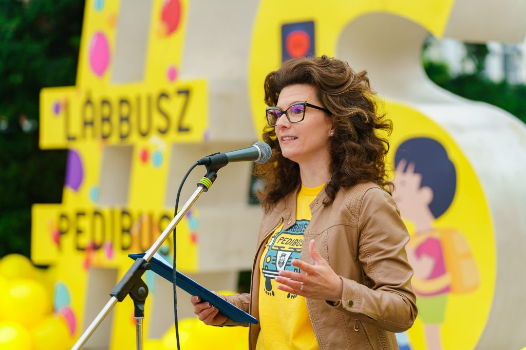 Buslig Kincső programfelelős mondott köszönetet a lábbuszosoknak. Fotó: Kristó-Gothárd Hunor