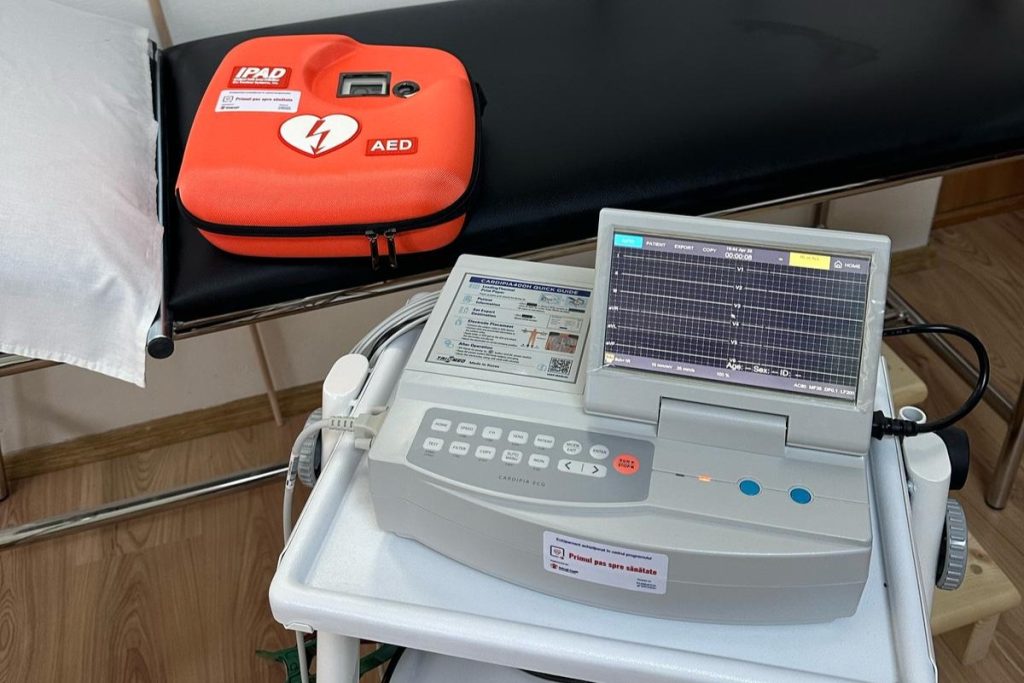 Automata defibrillátor, EKG is gyarapítja a rendelő eszköztárát. FOTÓ: MÁTHÉ KATALIN ARCHÍVUMA