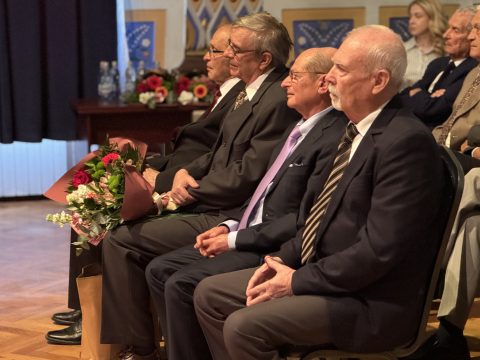 Pro Urbe díjjal tüntették ki Sepsiszentgyörgy „lámpás embereit”