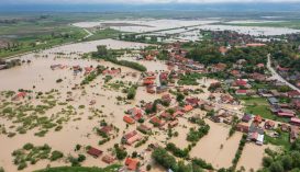 Prefektus: ha több helyi lakos odaállt volna a tűzoltók mellé, kevesebb károsultja lenne az árvíznek
