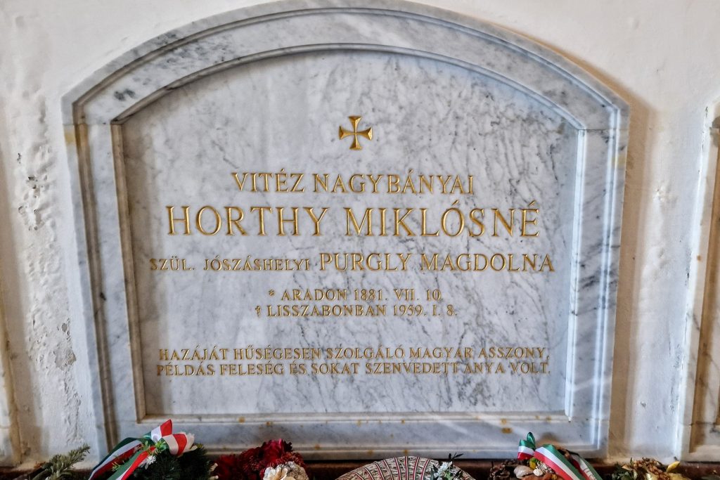 Horthy Miklós kormányzó feleségének sírja a kenderesi Horthy-kriptában. Fotó: Kocsis Károly