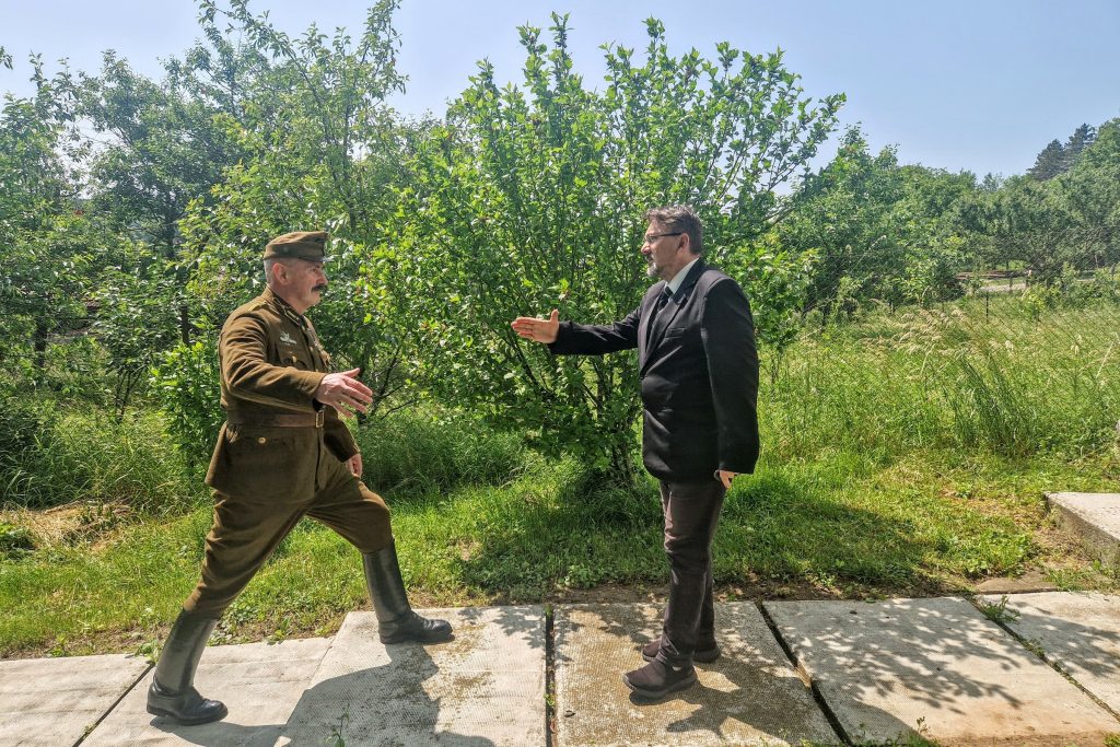 Szima Csaba alkalomhoz illő egyenruhát öltött magára. Fotó: Kocsis Károly