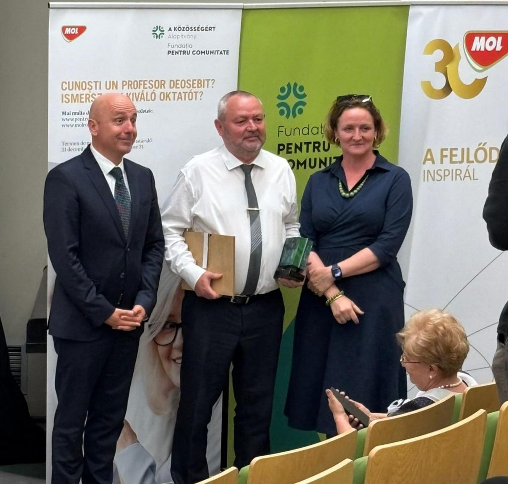 Mozga Gábor, a MOL Románia ügyvezető igazgatója, a kézdivásárhelyi díjazott és Molnár-Bánffy Kata zsűritag