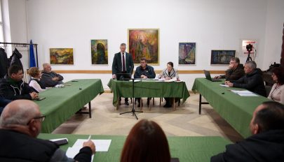 Hitelfelvételről, árvízkárokról és medvekérdésről tanácskoztak Baróton