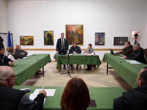 Hitelfelvételről, árvízkárokról és medvekérdésről tanácskoztak Baróton