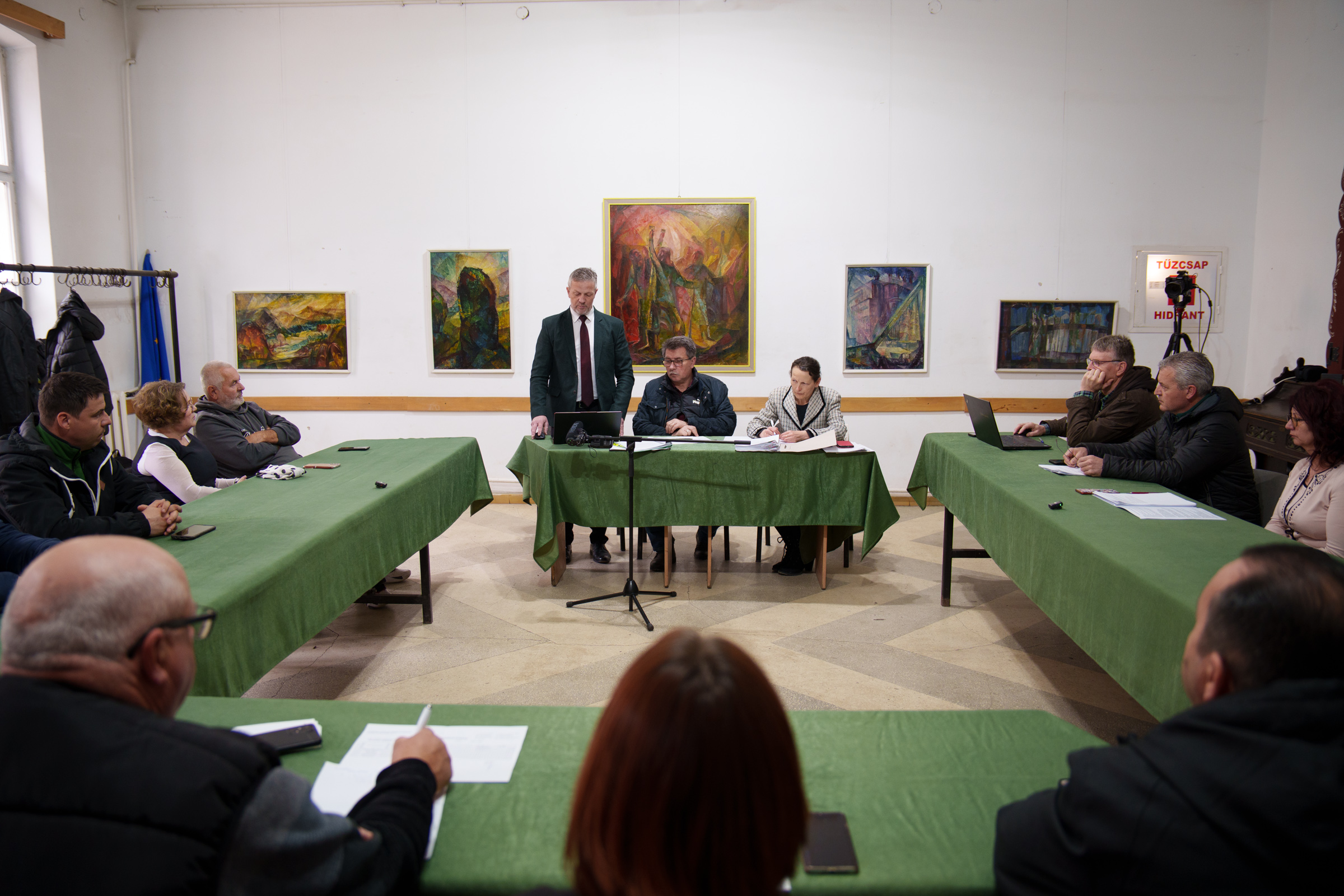 Hitelfelvételről, árvízkárokról és medvekérdésről tanácskoztak Baróton
