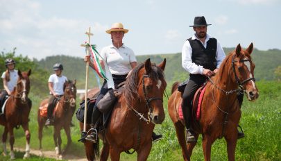 Elindultak a háromszéki zarándokok, hogy kiérdemeljék a Szűzanya kegyelmét