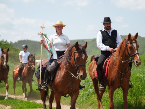 Elindultak a háromszéki zarándokok, hogy kiérdemeljék a Szűzanya kegyelmét