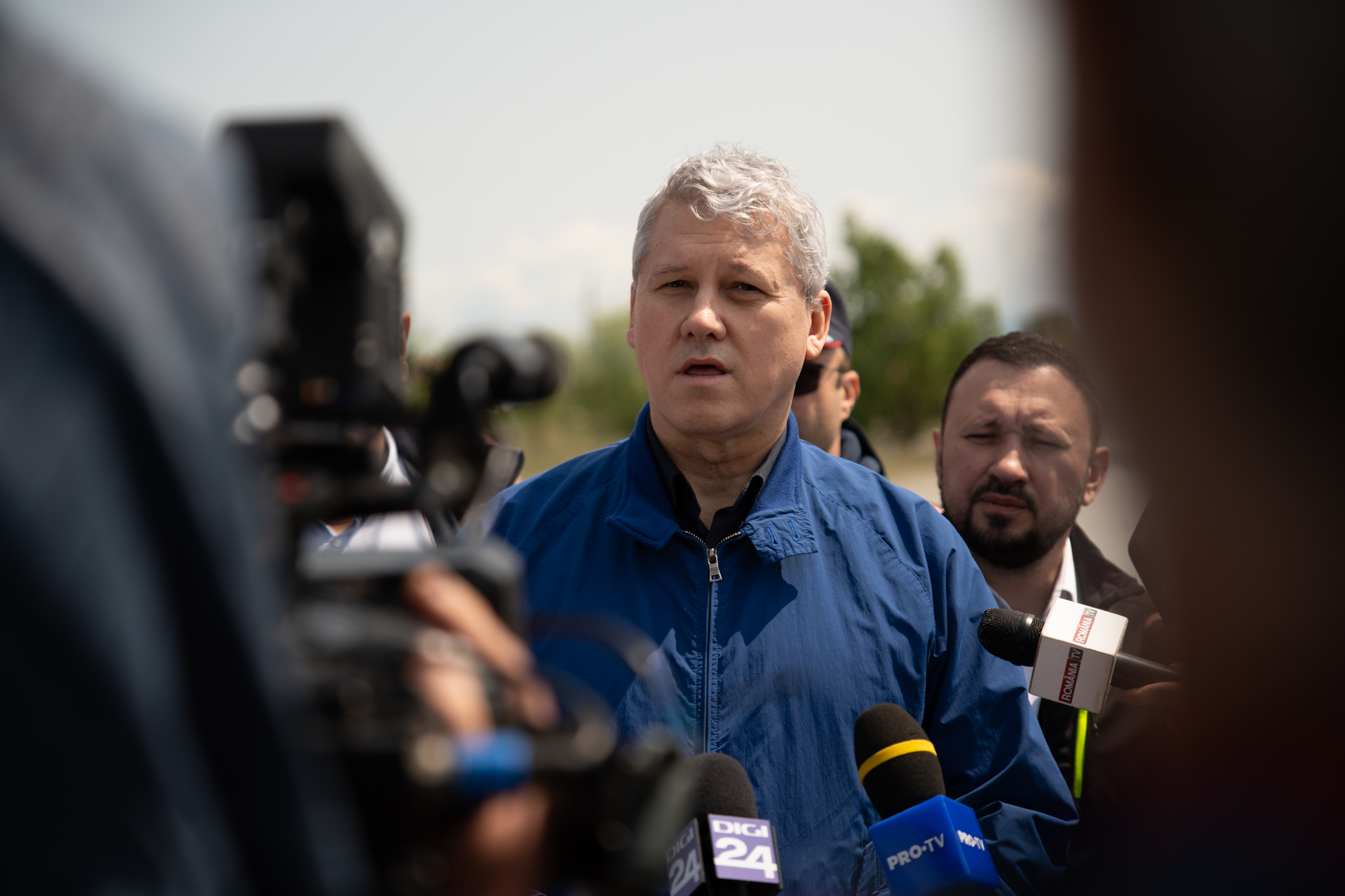 Ígéretekkel érkezett a katasztrófasújtotta háromszéki helységekbe az ügyvivő miniszterelnök