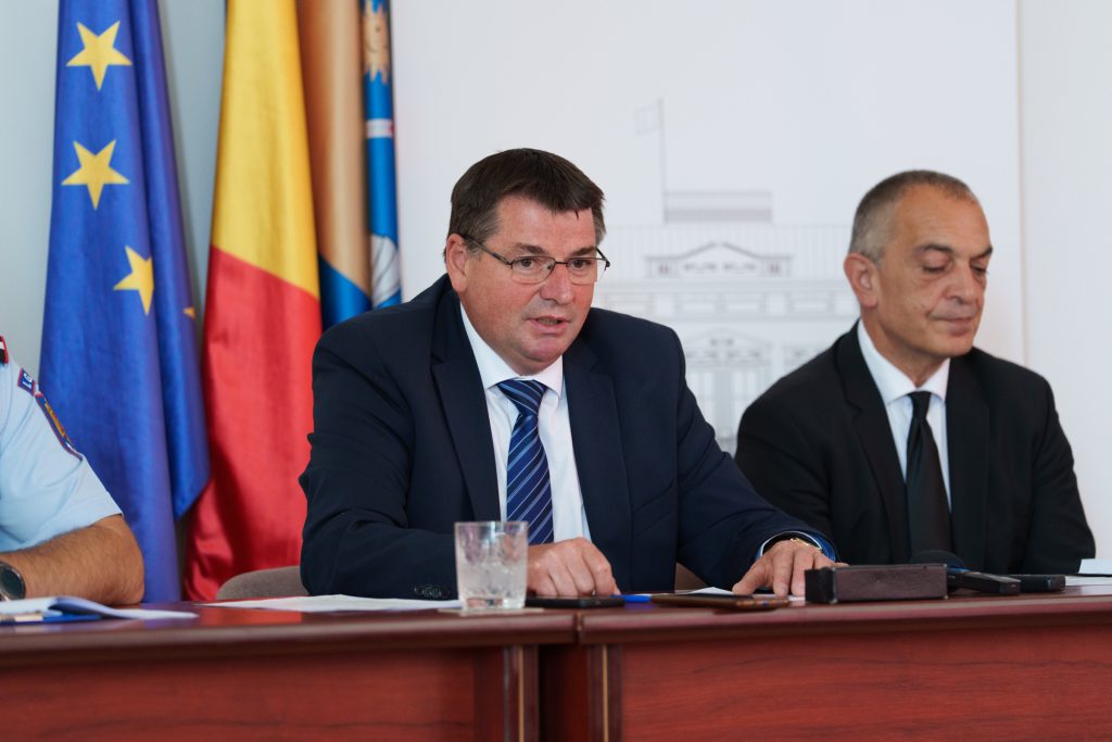 A legjobban károsodott községek által igényelt segítségkérést (pl. építőanyagra vonatkozóan) továbbították Bukarestbe. Fotó: Tuchiluș Alex