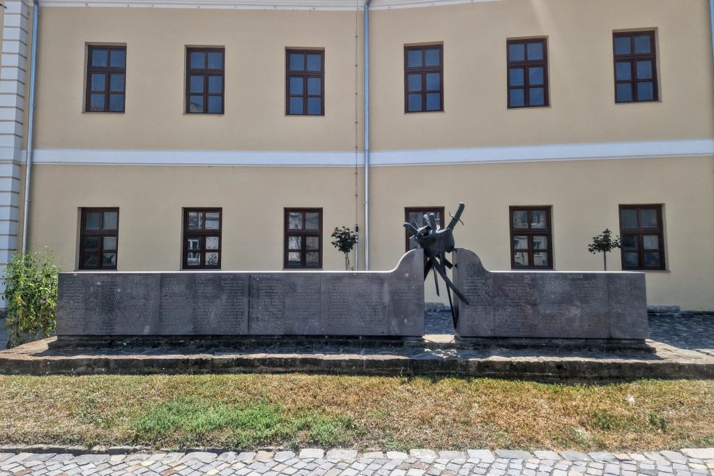 Emlékmű Kézdivásárhelyen. A m. kir. 24. határvadász-zászlóalj hősi halottai közül nem mindenki neve szerepel rajta. Fotó: Kocsis Károly