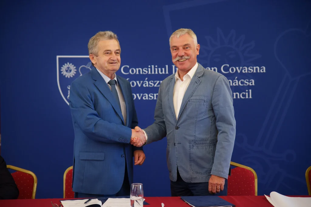 Aláírták Kézdiszék legnagyobb uniós beruházásának szerződését. Fotó: Tuchiluș Alex