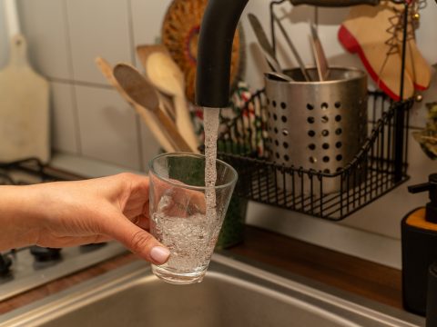 Kiürültek a kutak és tartályok: korlátozni kell a vízszolgáltatást Háromszéken