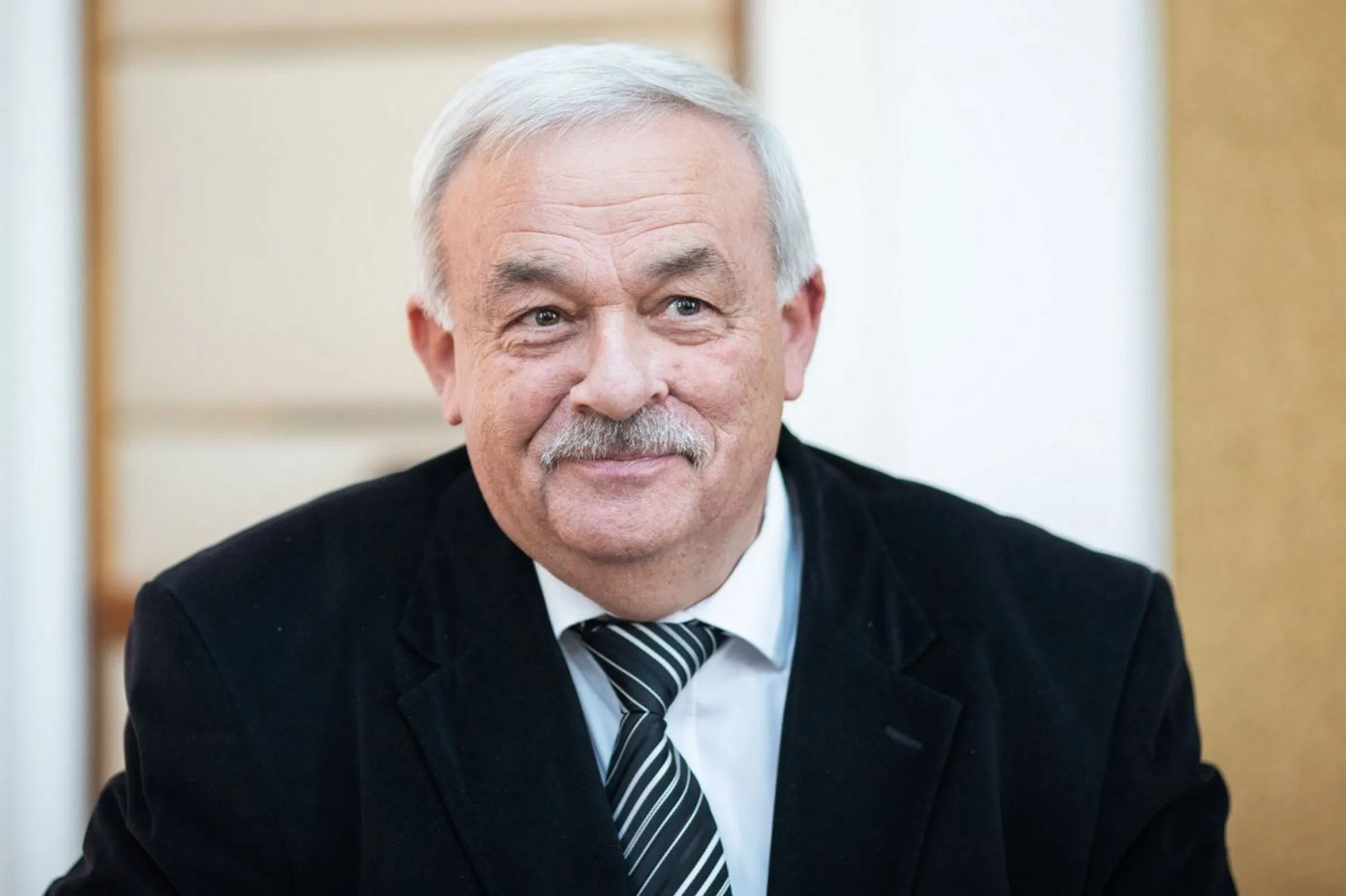 Illyefalva díszpolgárává avatják Kató Bélát