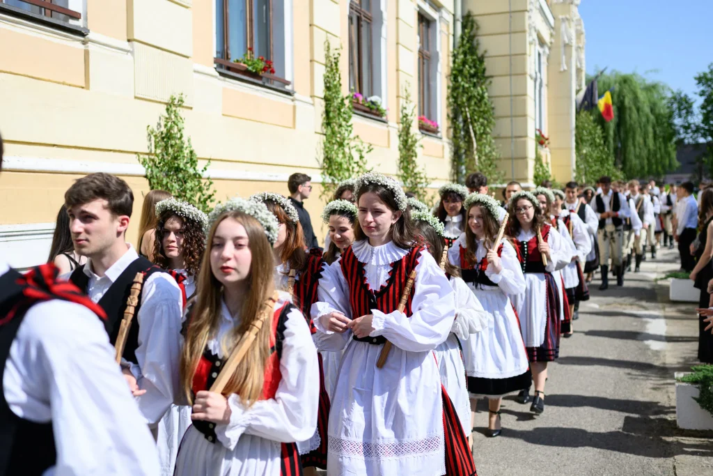 A kantai gimnázium idei ballagói. Itt több mint hétszázan tanulnak. Fotó: Dénes Botond