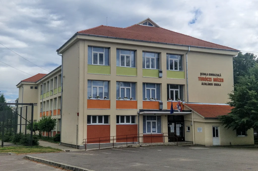 A Turóczi Mózes Általános Iskolához több intézmény is tartozik, az igazgatójának mégis heti 12 órát kell tanítania. Fotó: Kocsis Károly