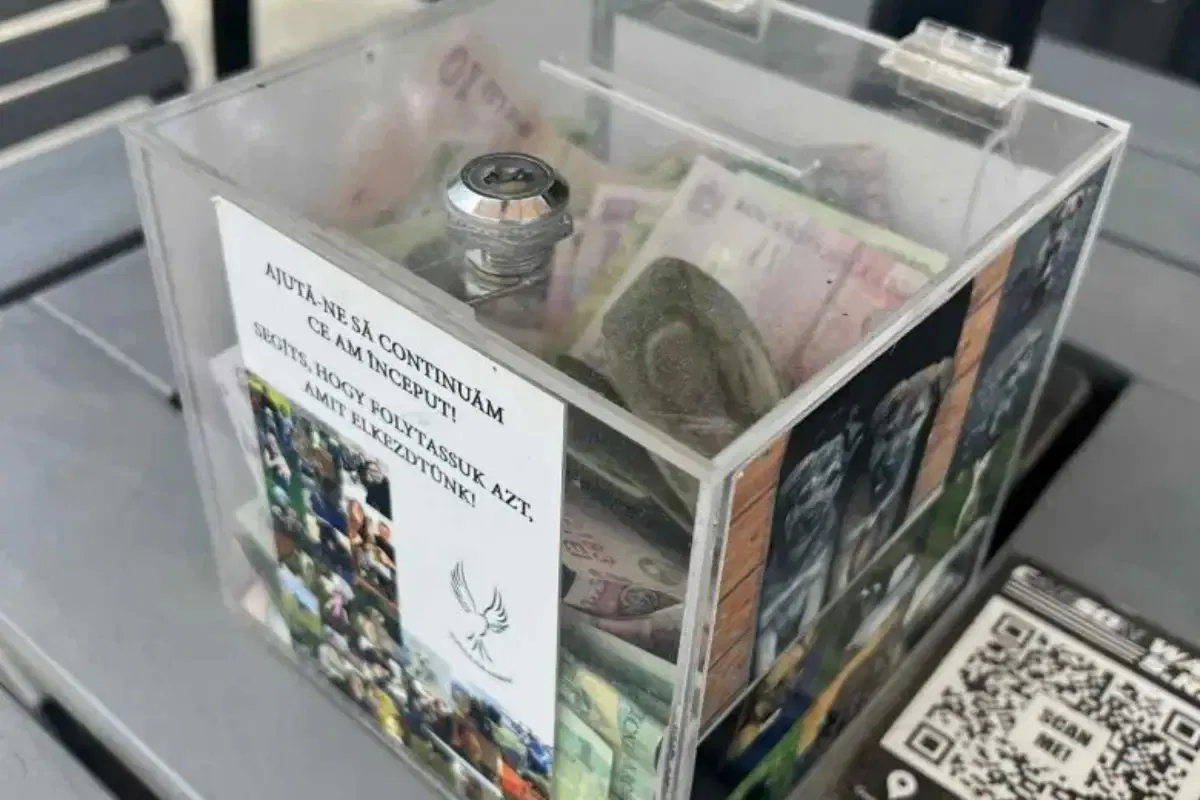Feltörték az adománydobozt, majd annak tartalmával szépen leléptek