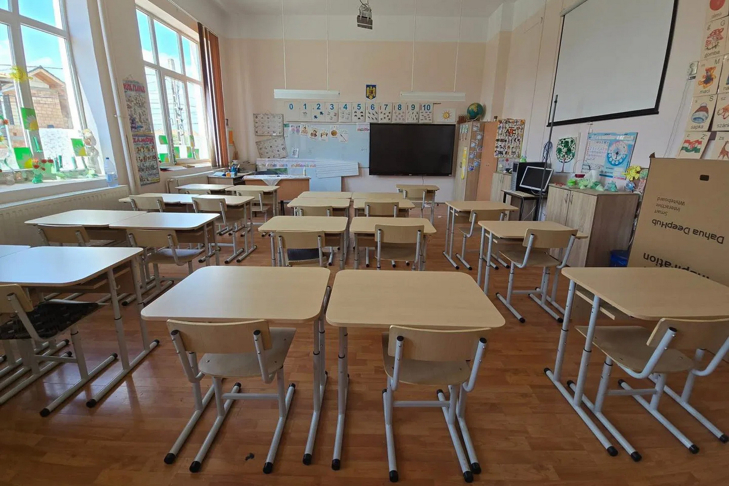 Utazási támogatás, tanfelszerelés a diákoknak
