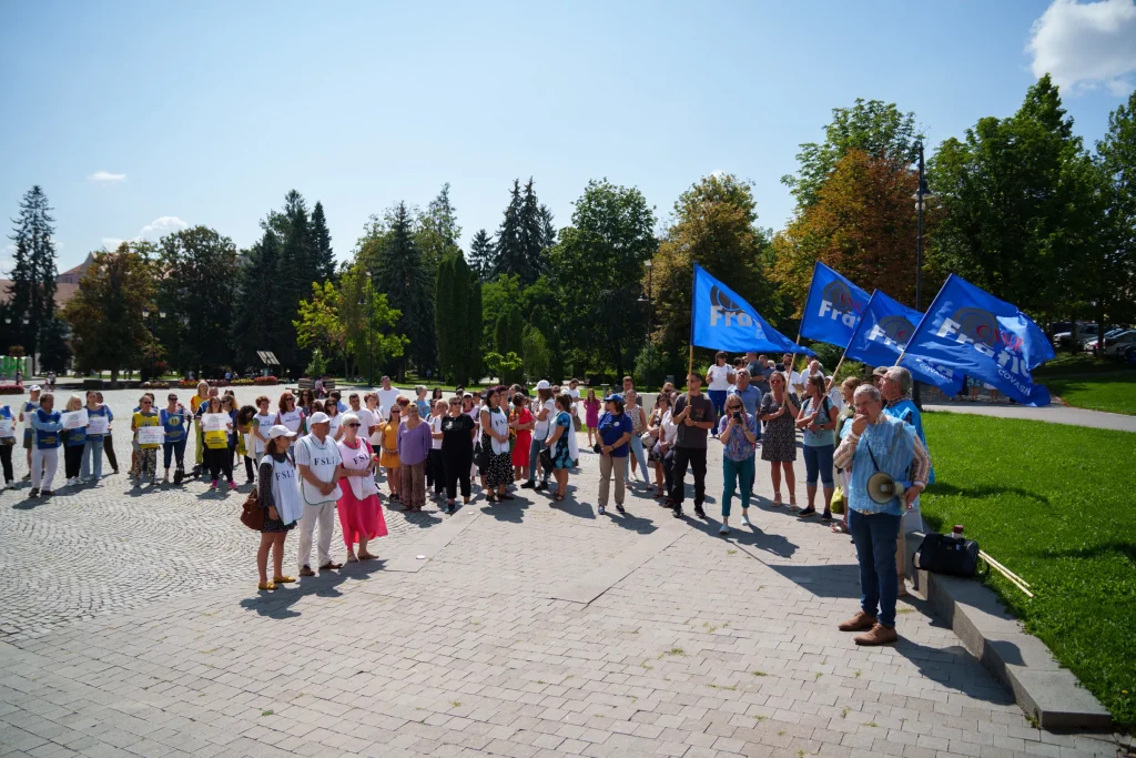 Négy héten át, minden szerdán 12 és 13 óra között zajlik demonstráció. Fotó: Tuchiluș Alex