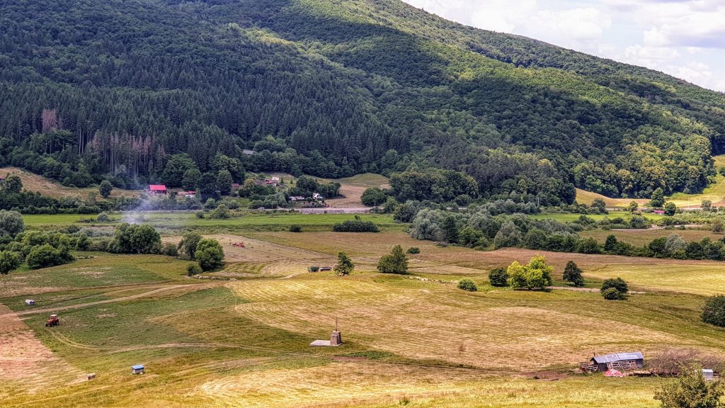 A hajdani Szentjános helye. Itt pihentek meg a Csíksomlyóról hazafelé tartó zarándokok. Fotó: Kocsis Károly