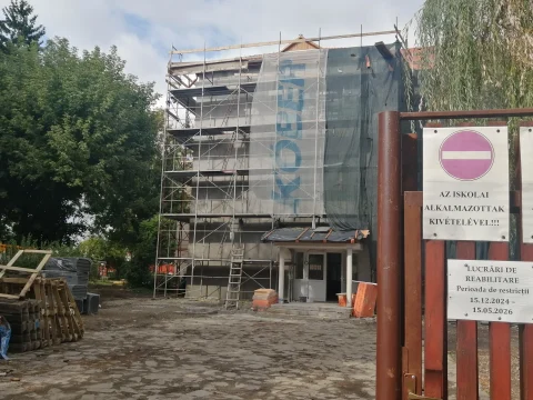 Még egy tanévnyi áldozat a Váradi József iskola megújulásáért